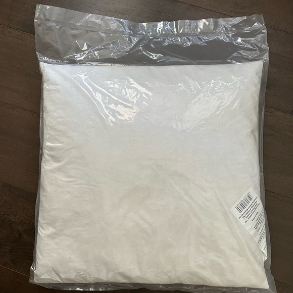 20 x 20 Down Throw Pillow Inserts - Picture 3 of 3